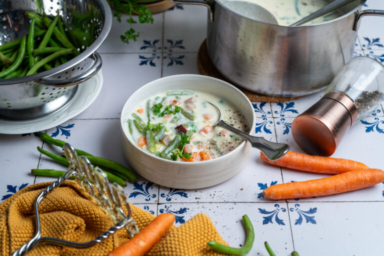 Rheinische Bohnensuppe mit Buttermilch – Herzhaftes Traditionsrezept