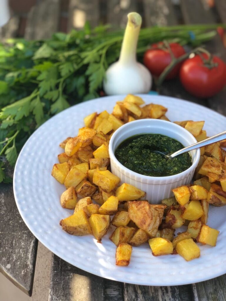 Patatas Bravas mit Mojo Verde