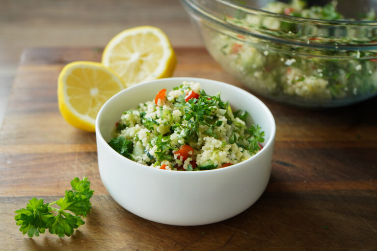 Türkischer Petersiliensalat mit Couscous – Frisch & lecker