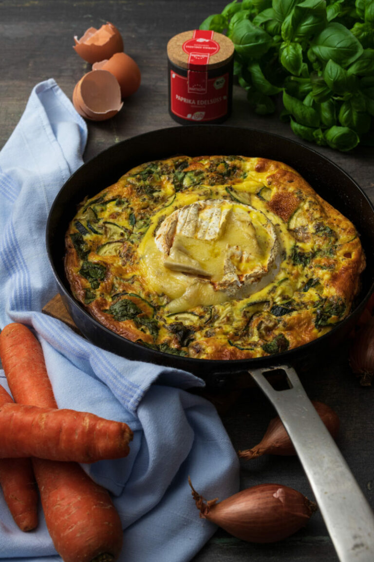 Gemüsefrittata mit Camembert