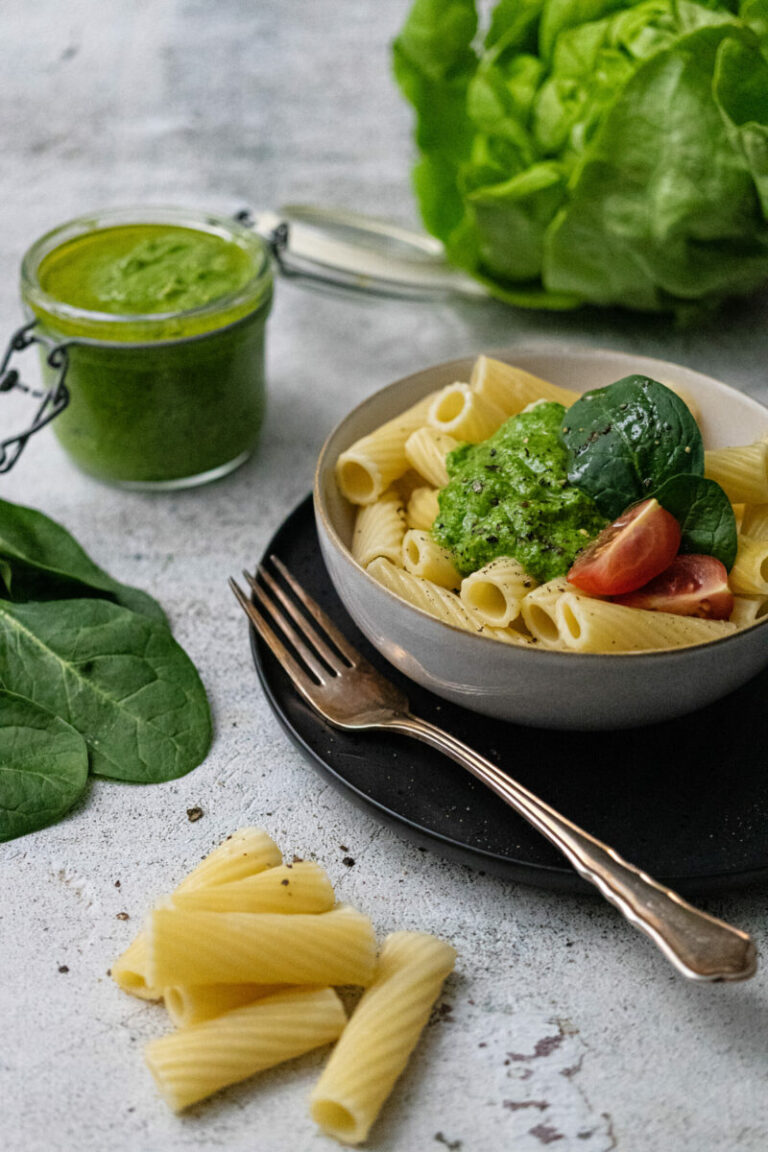 Kopfsalat Pesto