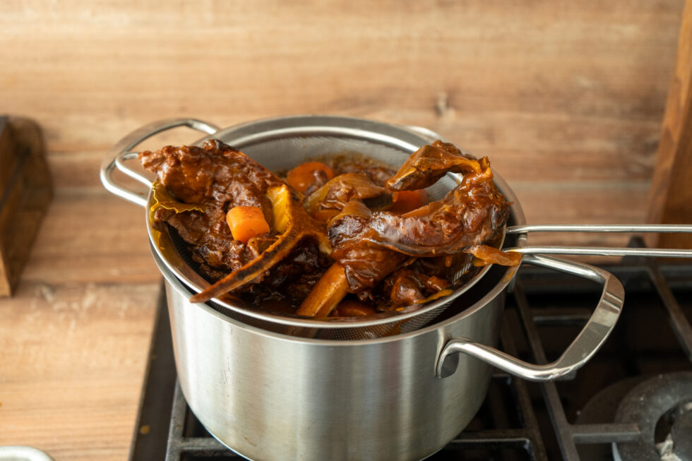 Einfache Bratensoße: Rezept für perfekten Bratensaft