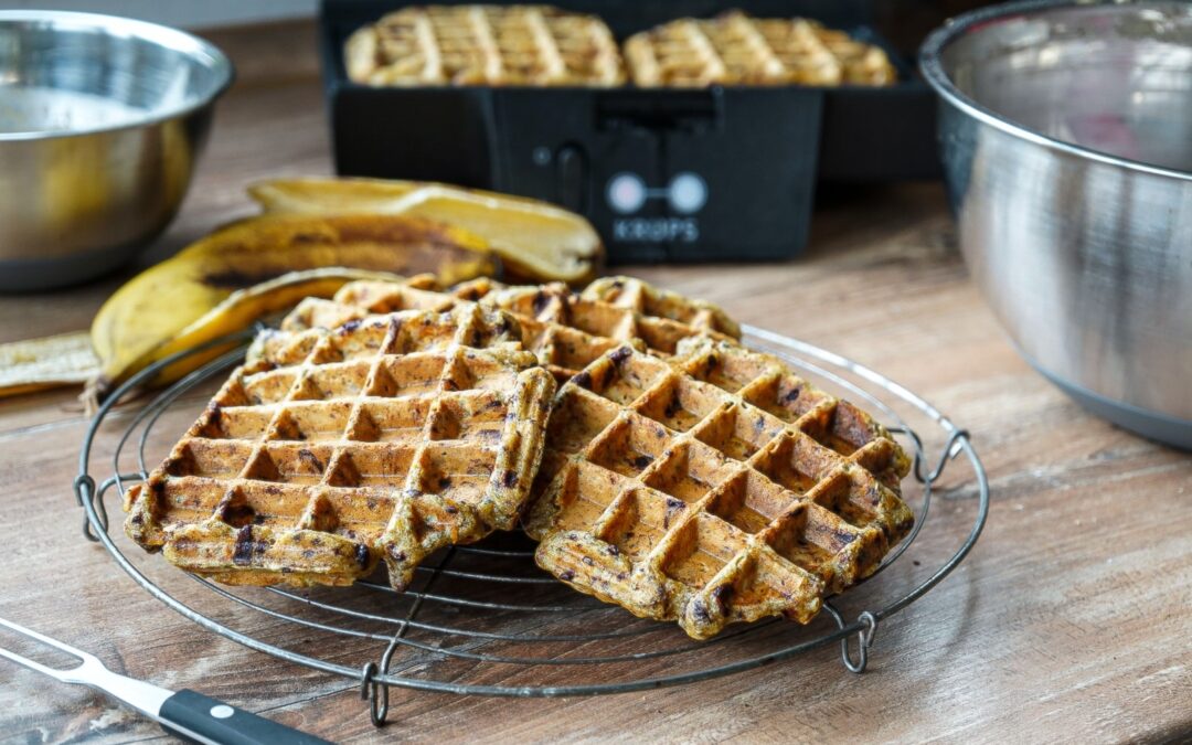 Vegane Bananen-Waffeln mit Karotten und Nüssen | Rezept